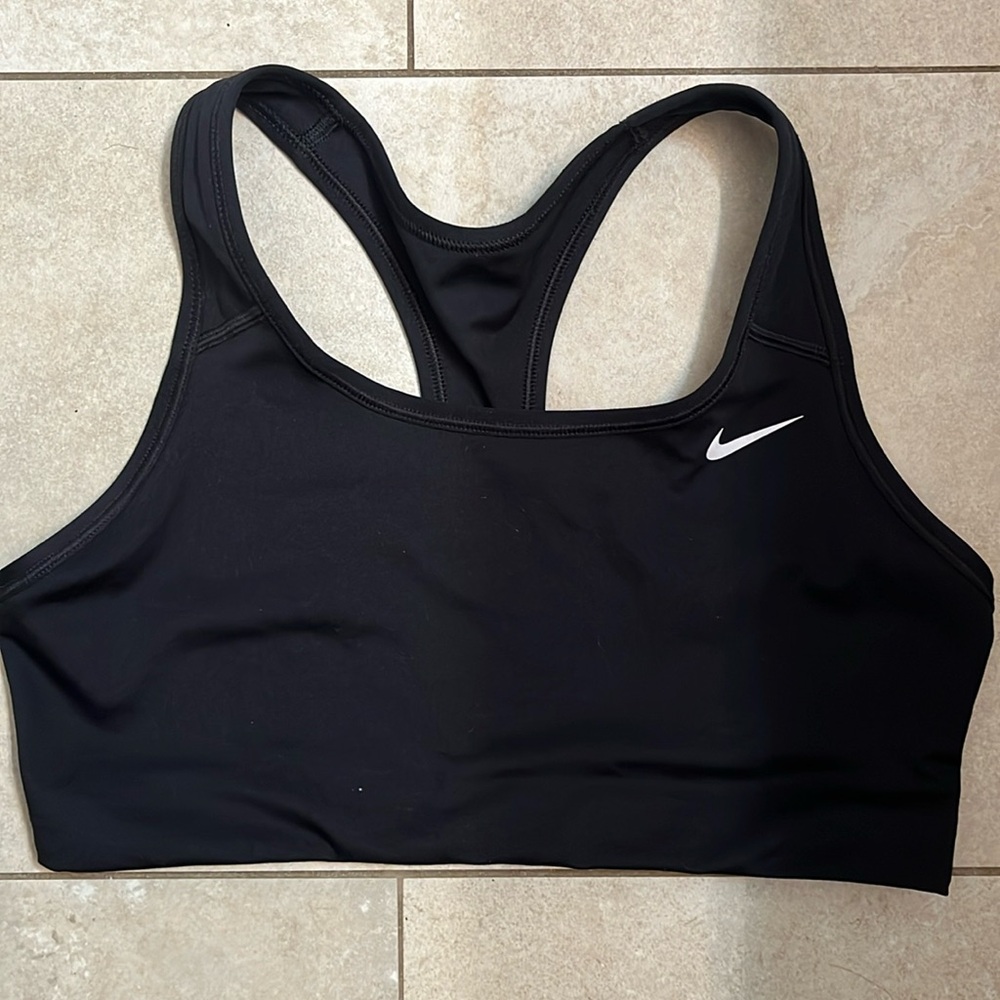 Nike Dri-Fit Swoosh Sports Bra